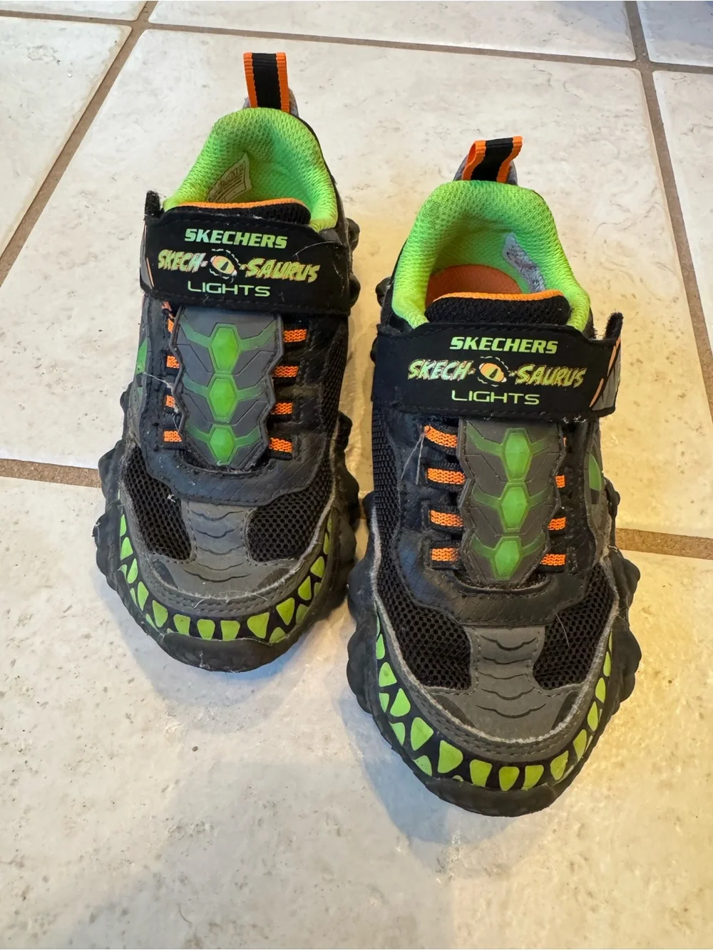 Skechers Sz 12 Kids' Black & Green Skele-Saurus Light-Up Sneakers